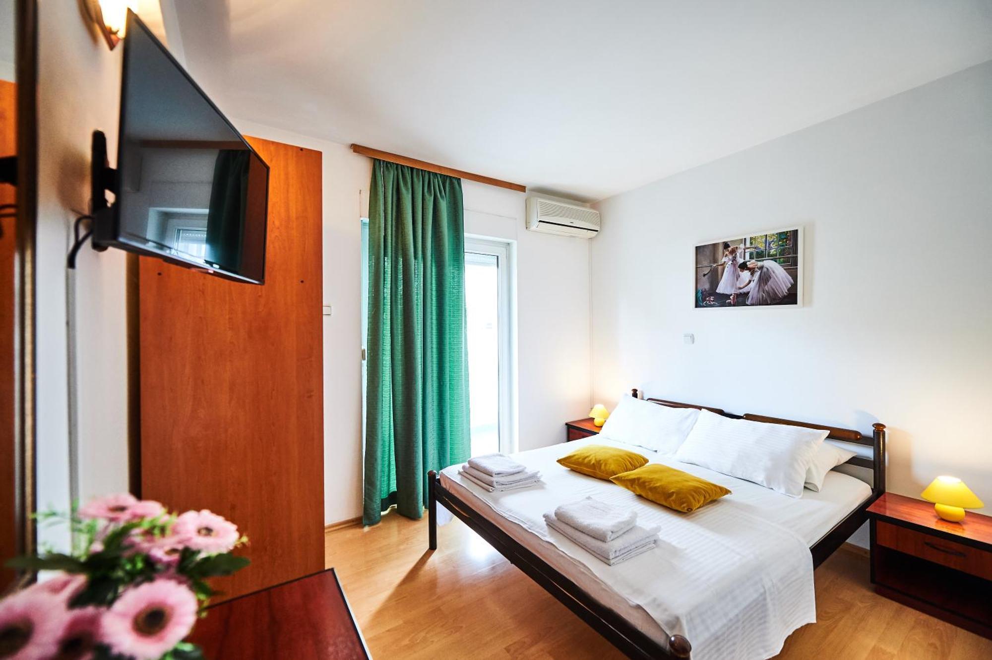 Family Mont Apartment Budva