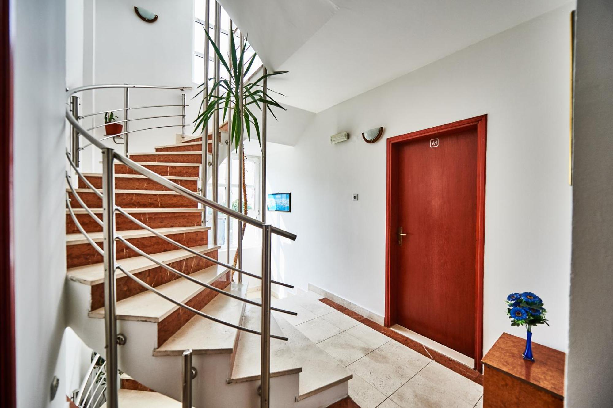 Family Mont Apartment Budva
