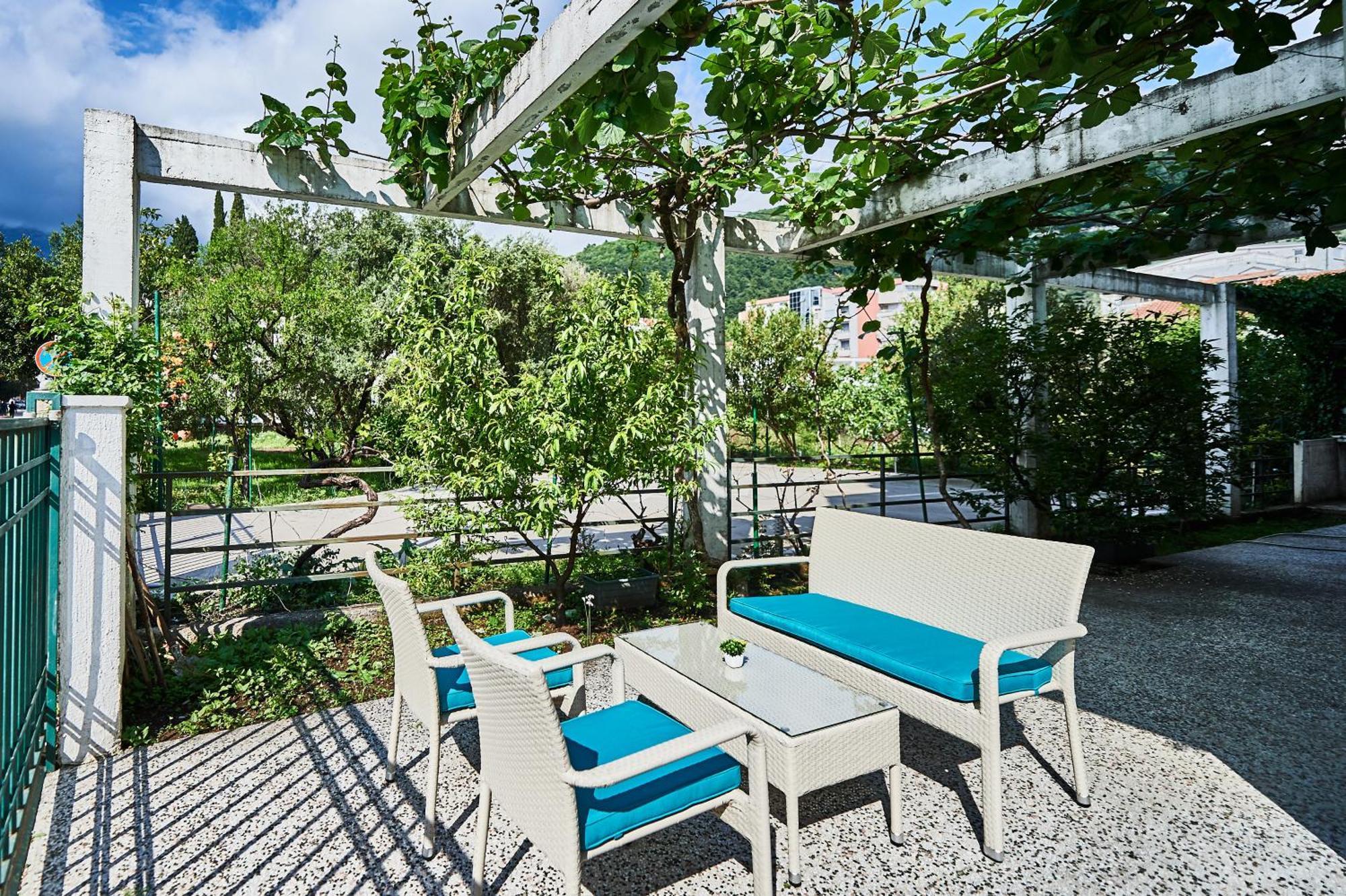 Family Mont Apartment Budva